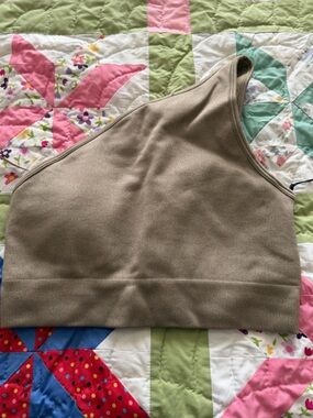 ***NWT ALO Yoga Gravel Ribbed Asymmetric Shimmer Bra Tank - Beige/Tan